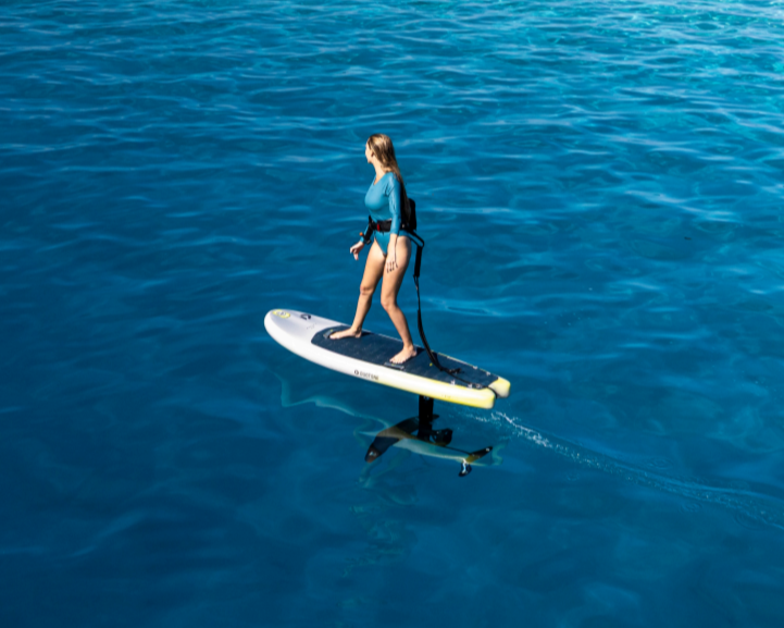 Rider en action sur la Duotone MidFish Air équipée du Foil Assit AL