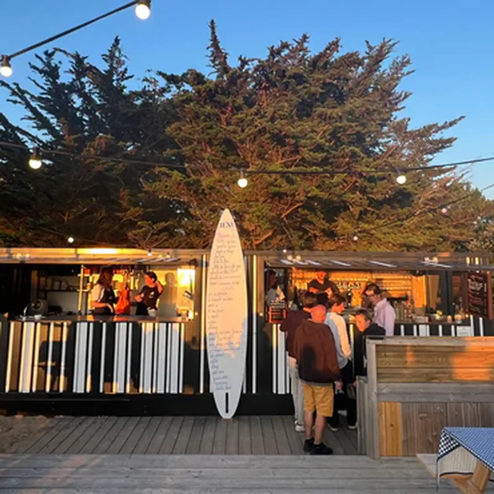 Bar et espace détente de l'École de Voile